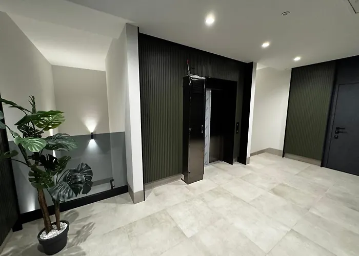 в жк Okruzhna Hall окружна кульпарківська *